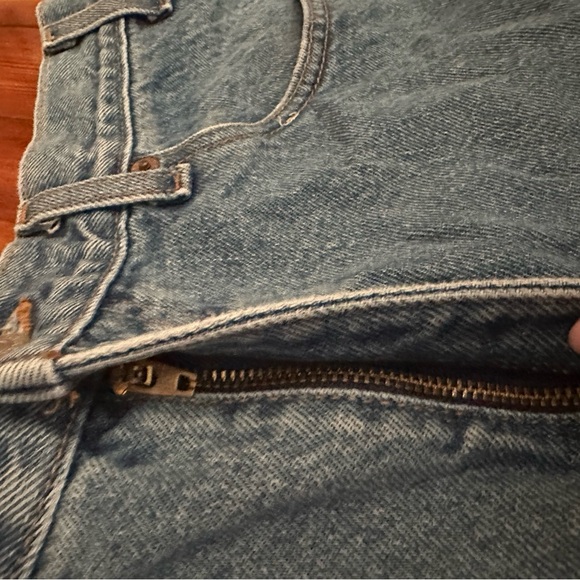 🍊 Levi’s 550 Cutoff Denim Shorts W36 Frayed Hem Vintage Wash (fits women L/XL) - Picture 9 of 10